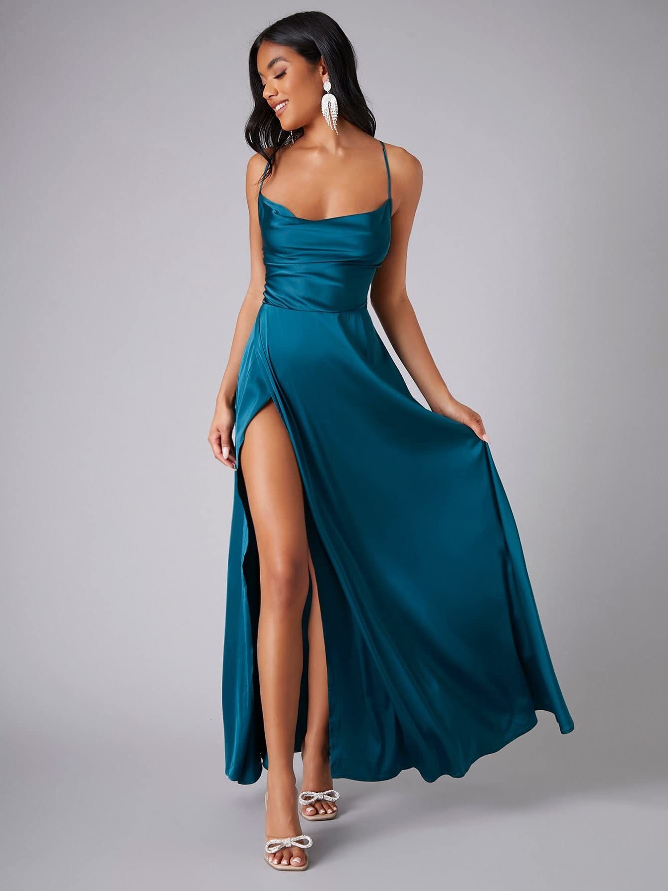 Women’s Sleeveless Maxi Dress with Flowing Silhouette and Maxi Length
